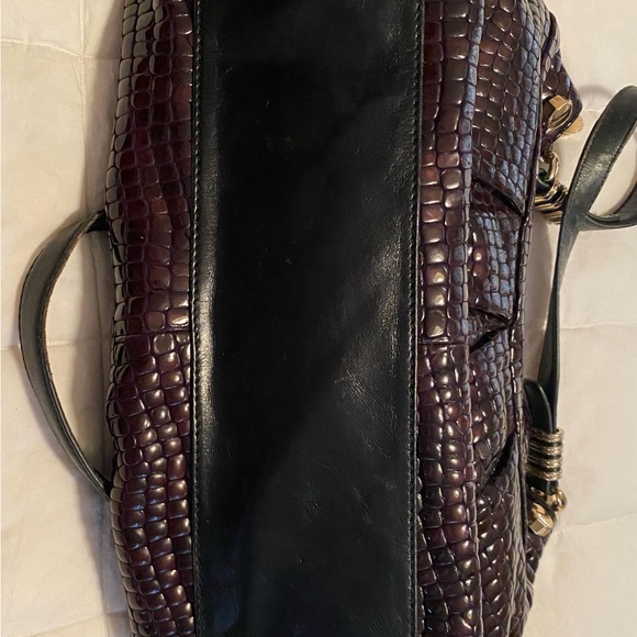 Roberta Di Camerino 100% leather Italian Croc-Embossed Burgundy Handbag - Picture 9 of 11
